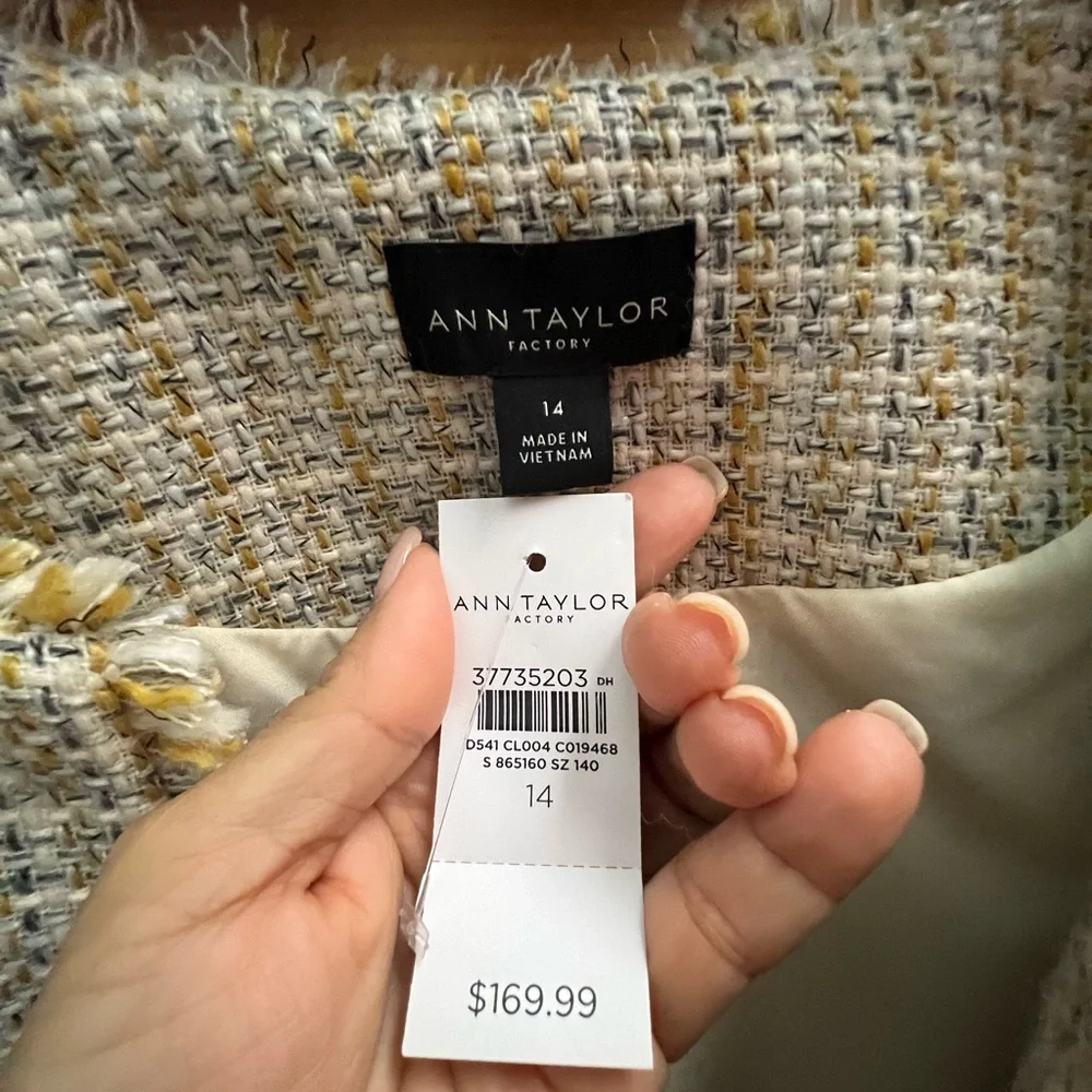 Ann Taylor Women's Tweed Blazer - Cream and Tan - Picture 4 of 5